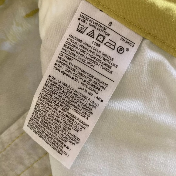 Women's Old Navy yellow green with white pineapple print chino shorts size 8 - Picture 8 of 9